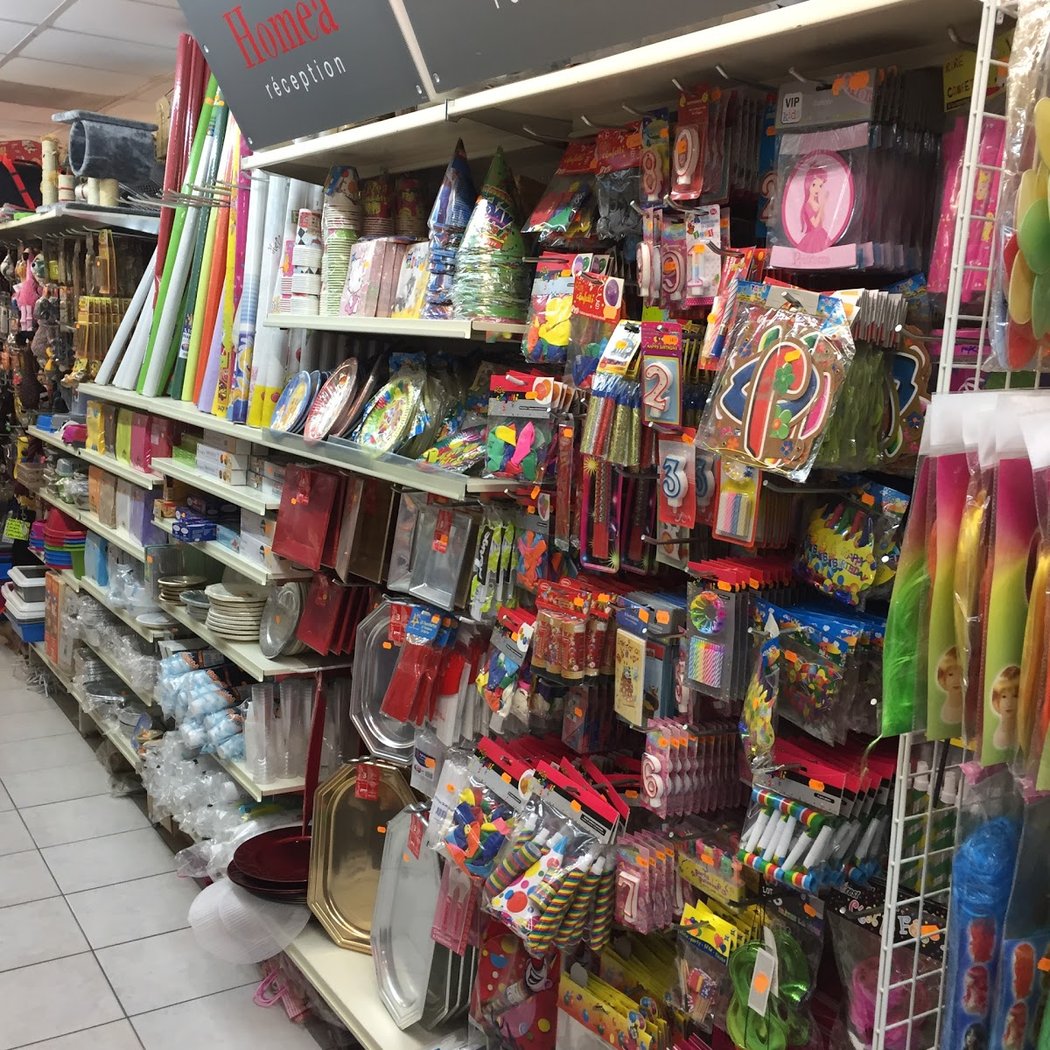 BAZAR & CO 1