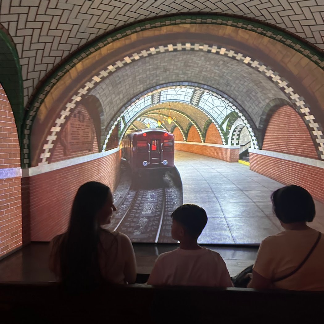 RiseNY: An Immersive Flight Simulation & Museum Experience 3