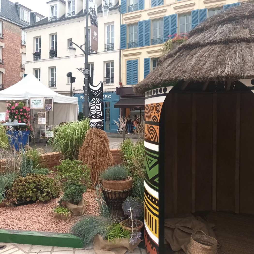 Place Du Marche - Des Arcades 2