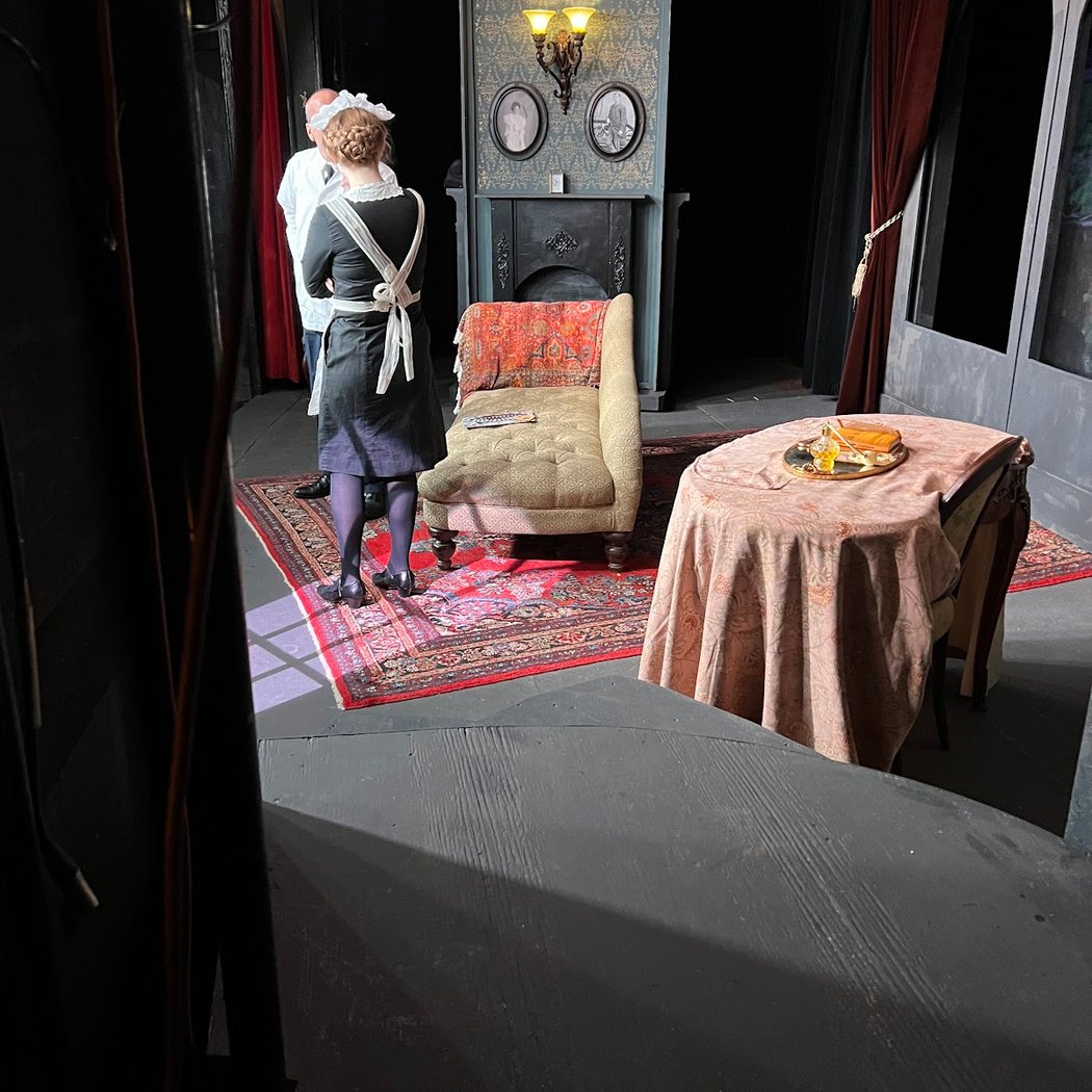 Tour of The Amateur Comedy Club and Historic Sniffen Court 3