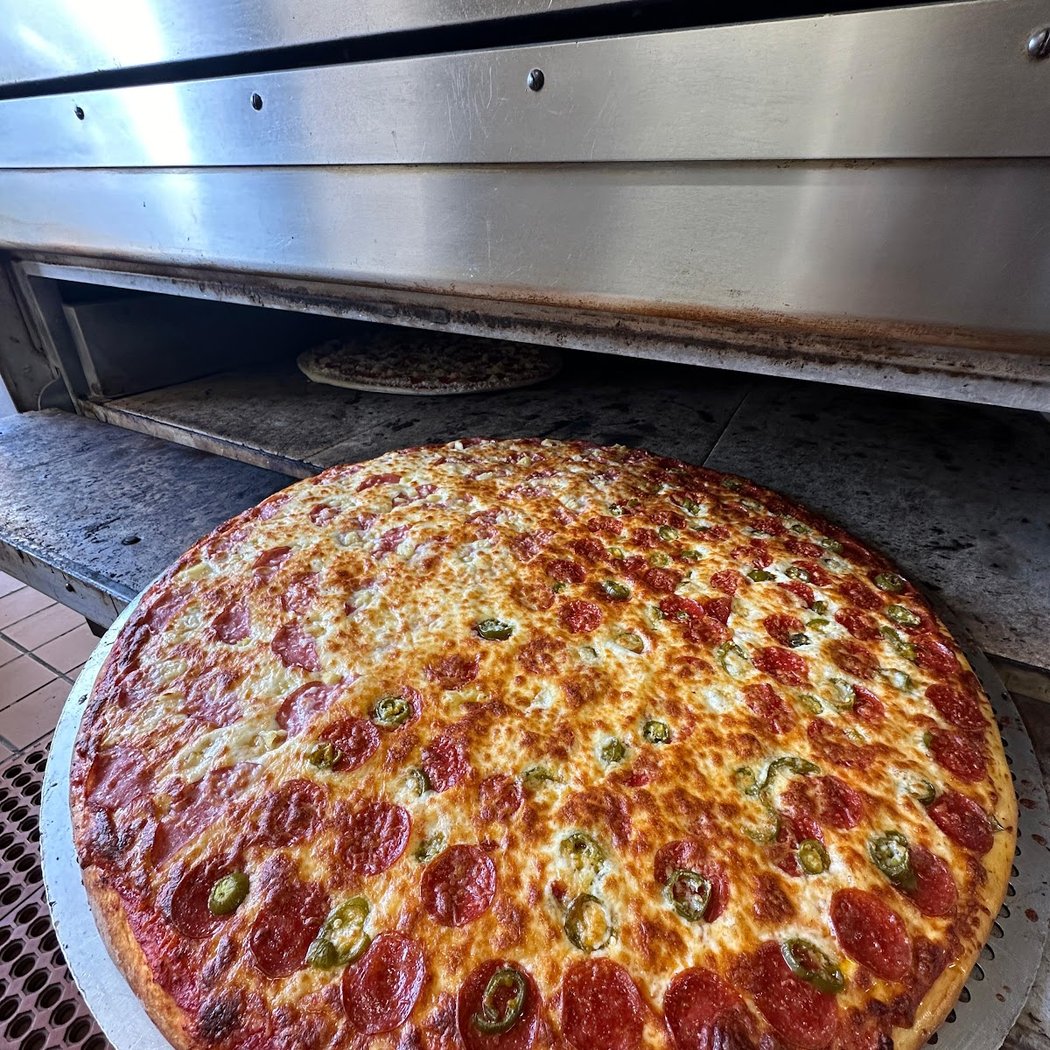 Eden’s Liquor & New York Pizza 1