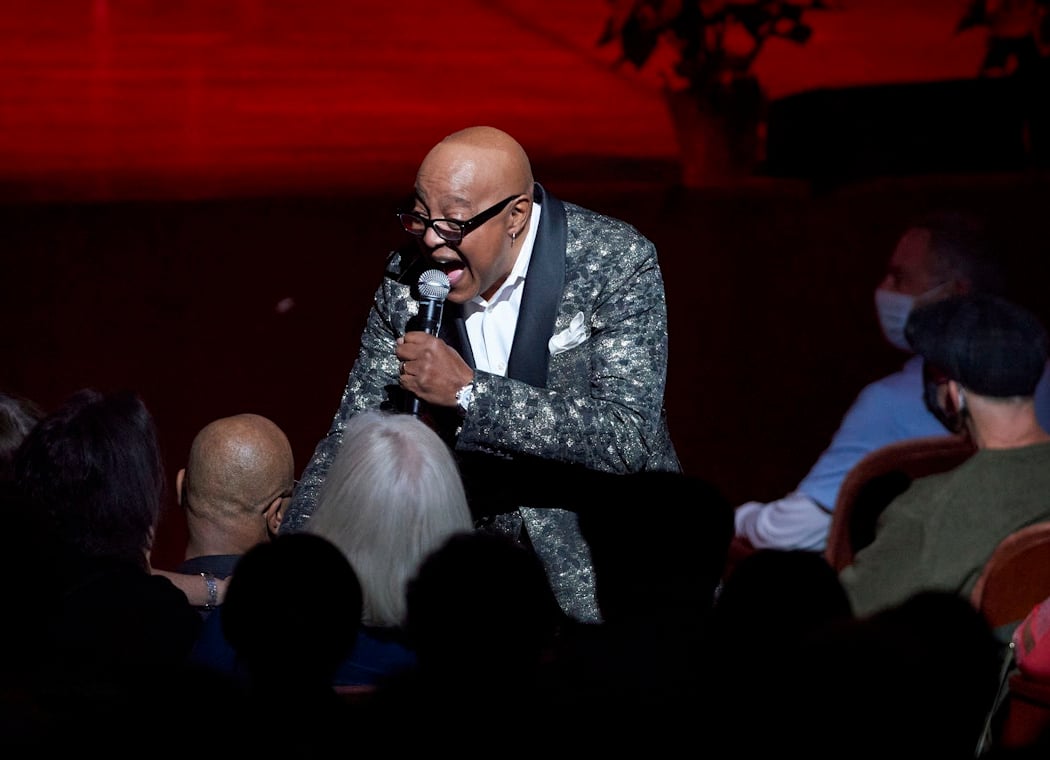 PEABO BRYSON AND FRIENDS: HOME FOR THE HOLIDAYS 1