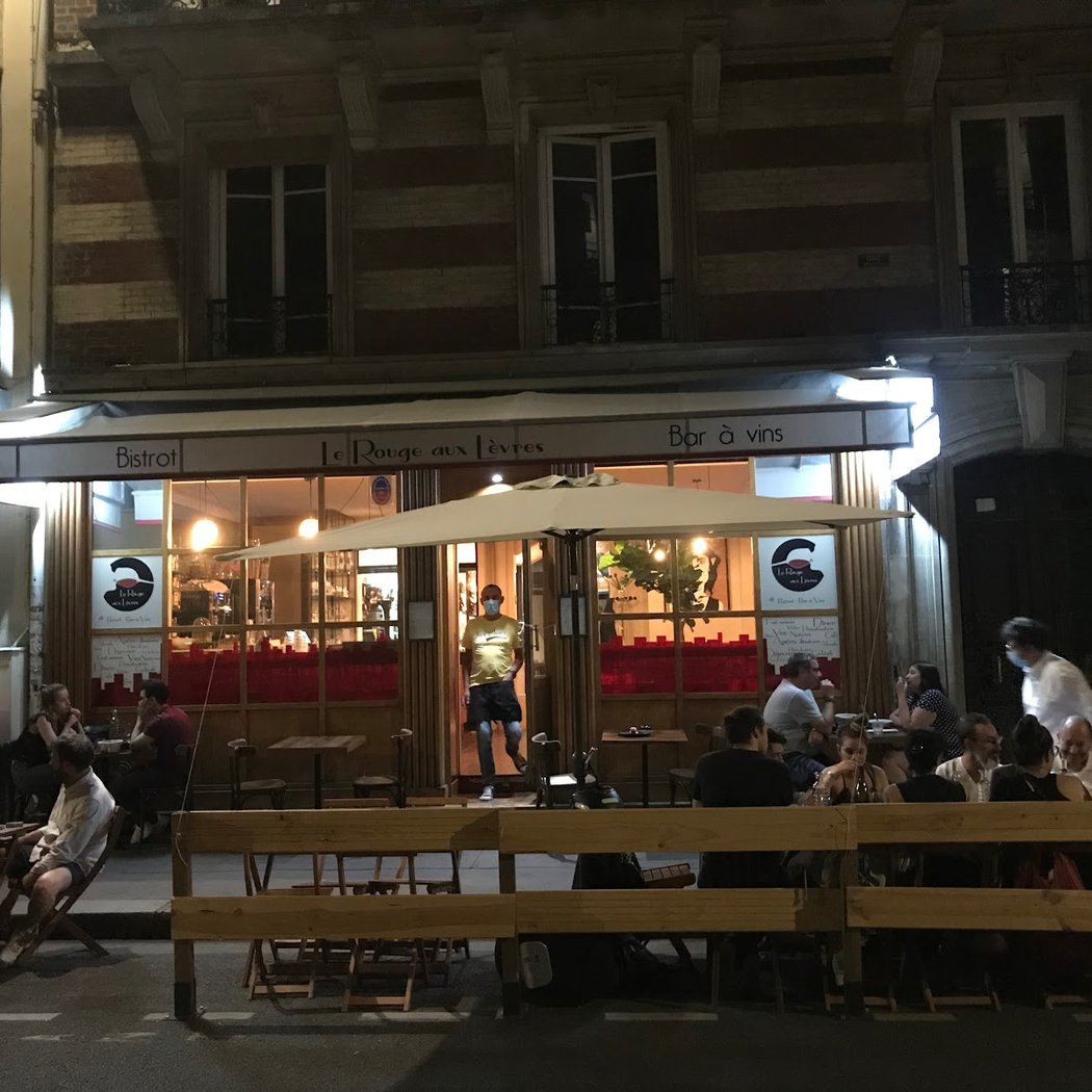 Le rouge aux lèvres 4