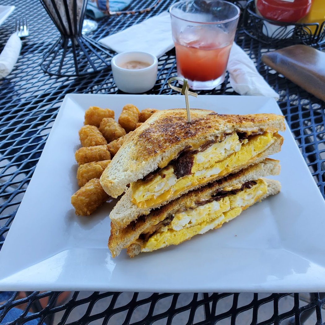 The View Bar & Grill 3