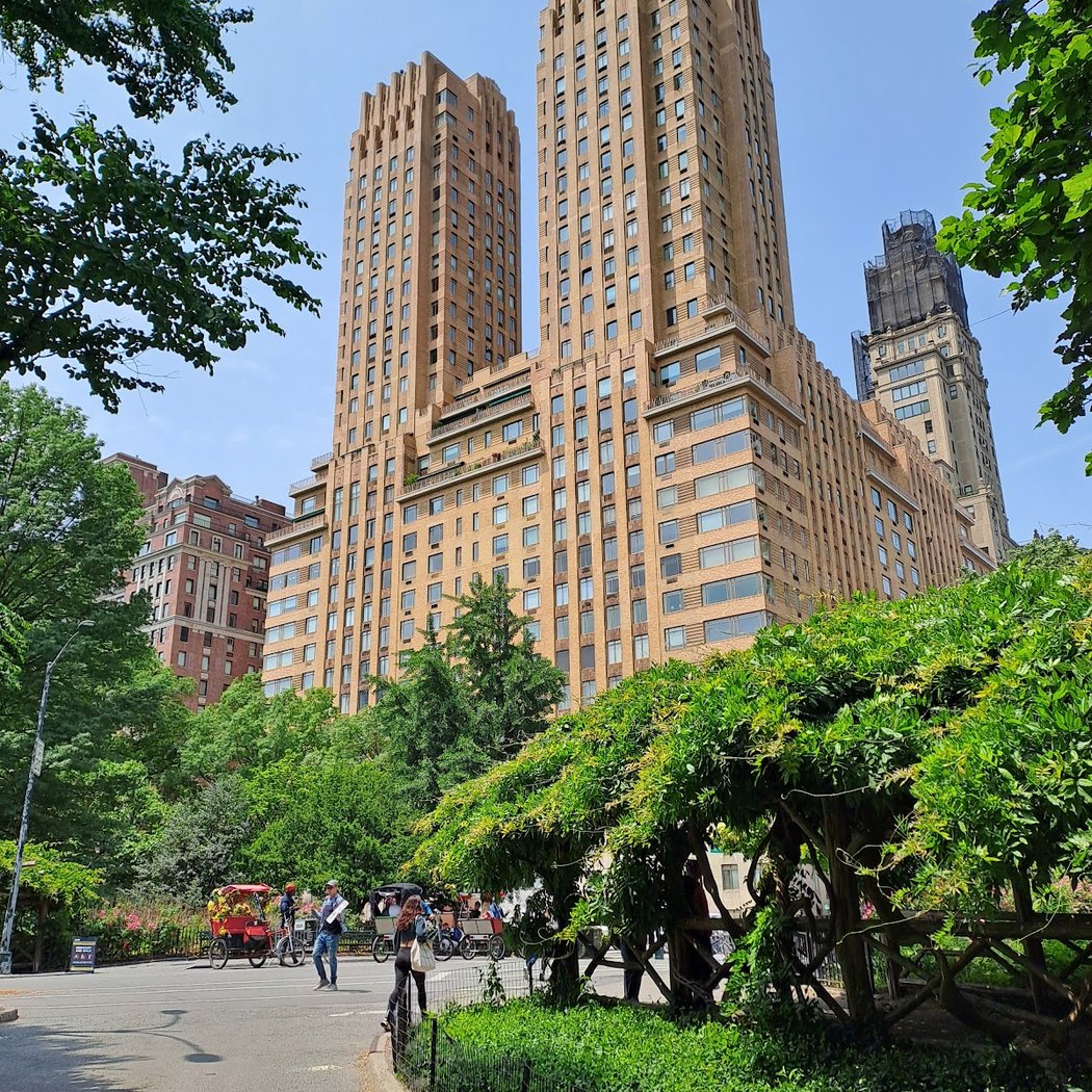 Majestic Apartments 4