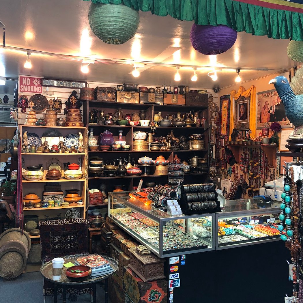 Antique store-Kyichu Tibetan Handicrafts 2
