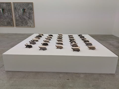 Gregor Hildebrandt | Seiten im Buch wie Wände im Raum 1