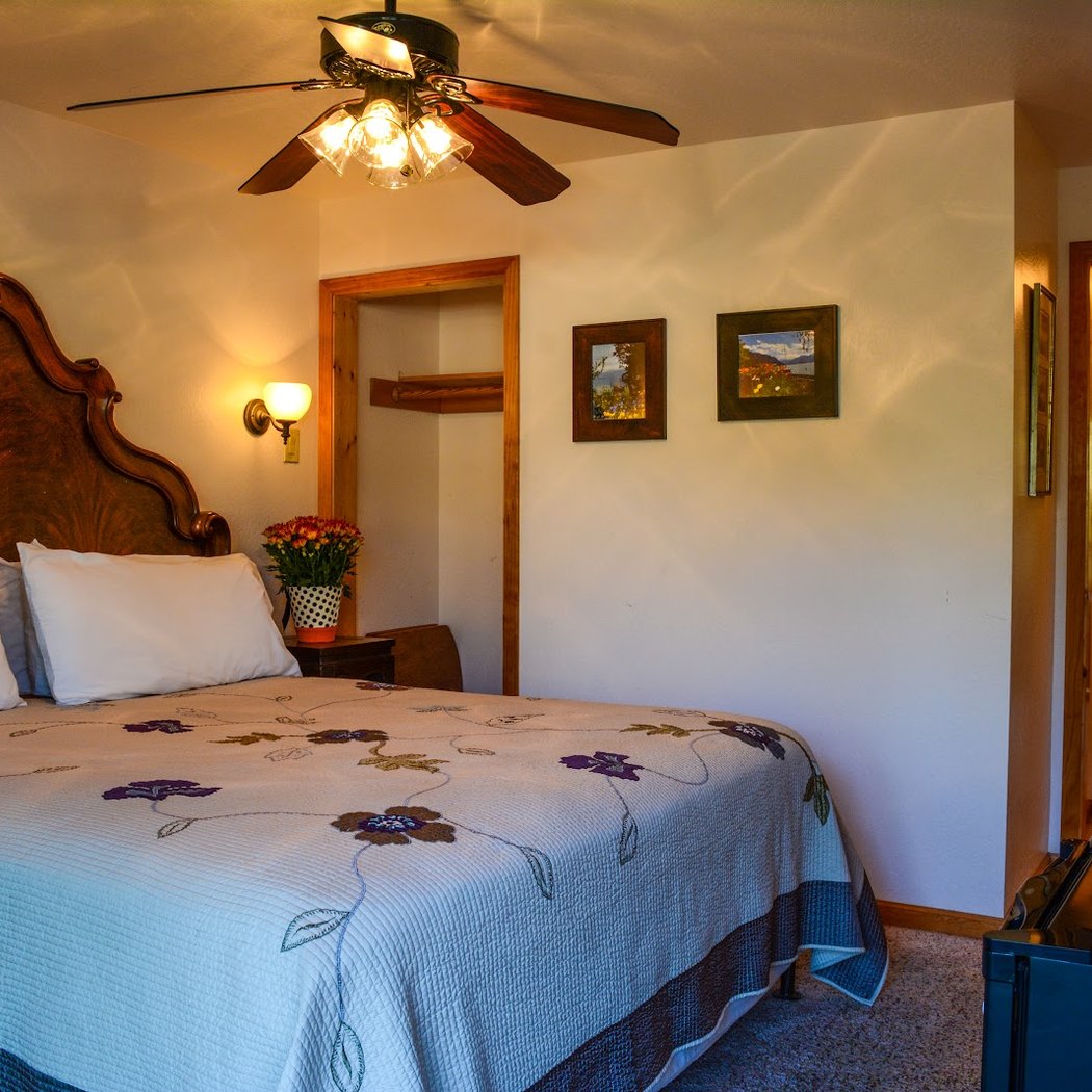 The Woods Cottages & Cabins @ Russian River 3