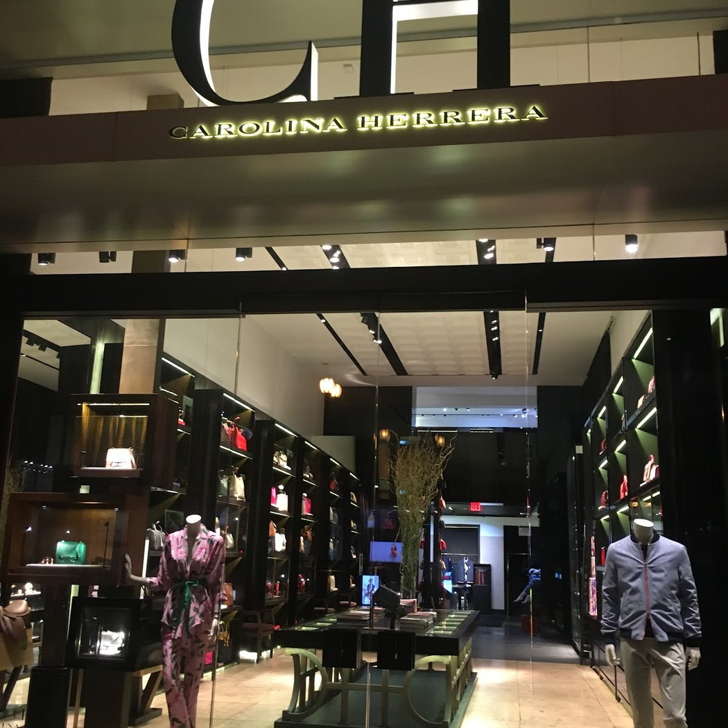 CH Carolina Herrera 1