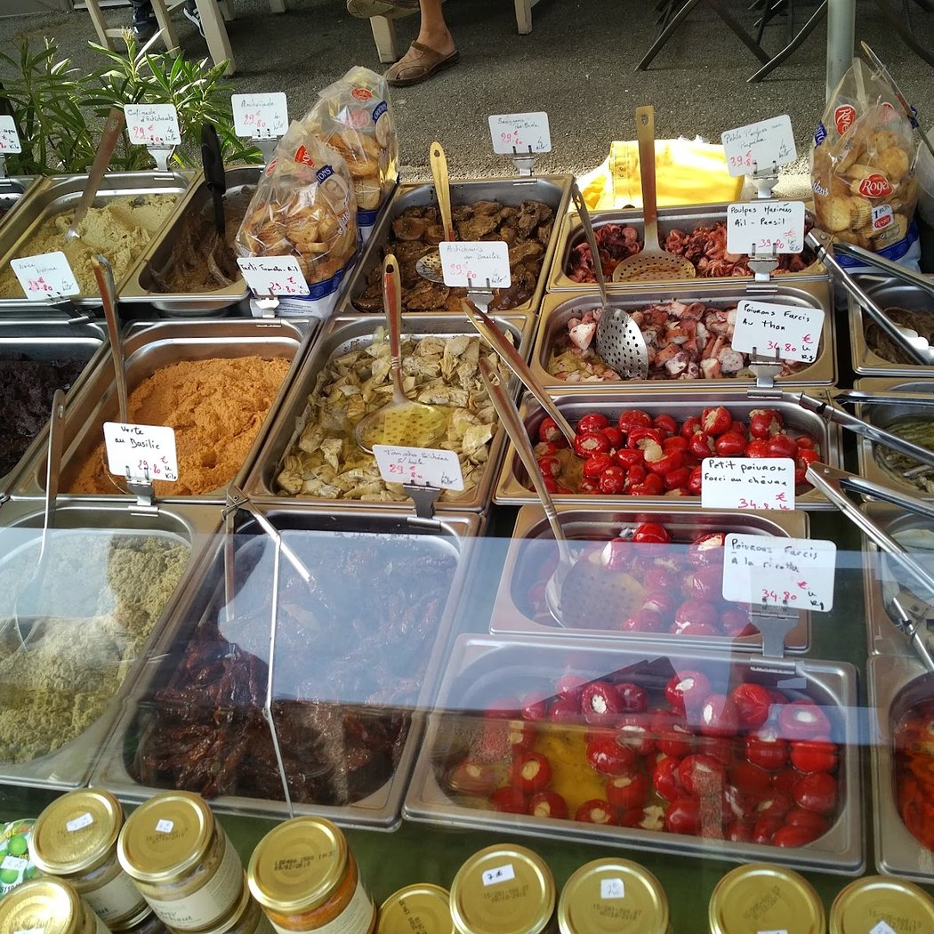 Farmers market in Coustellet 2