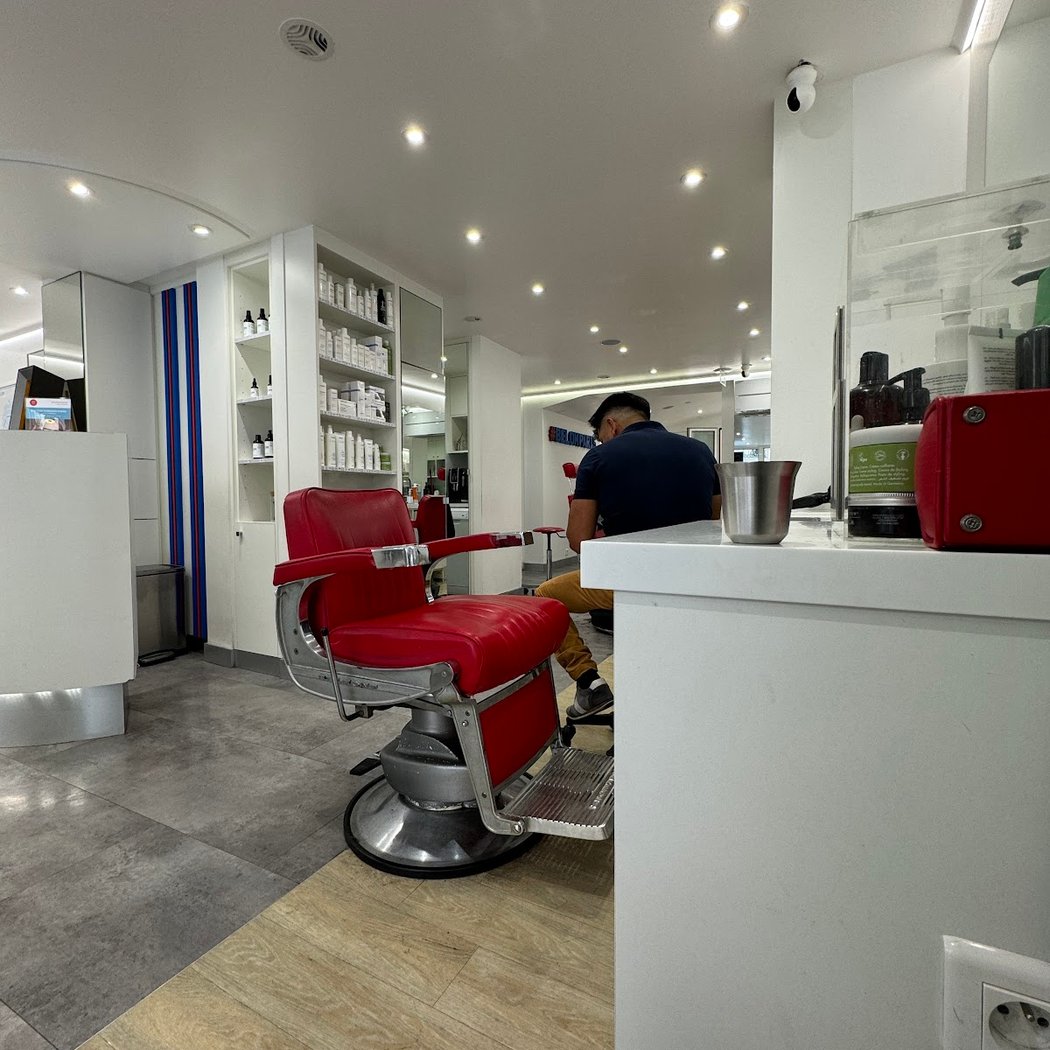 BELOM Montmartre - Coiffeur Barbier Paris 3