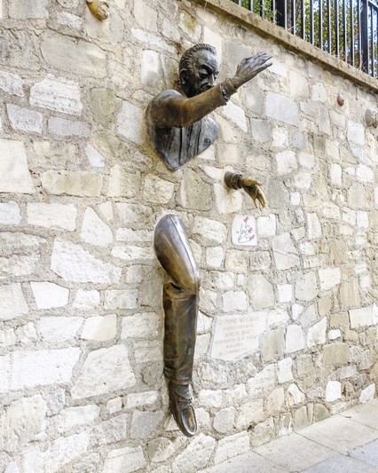 Place Jean Marais 1