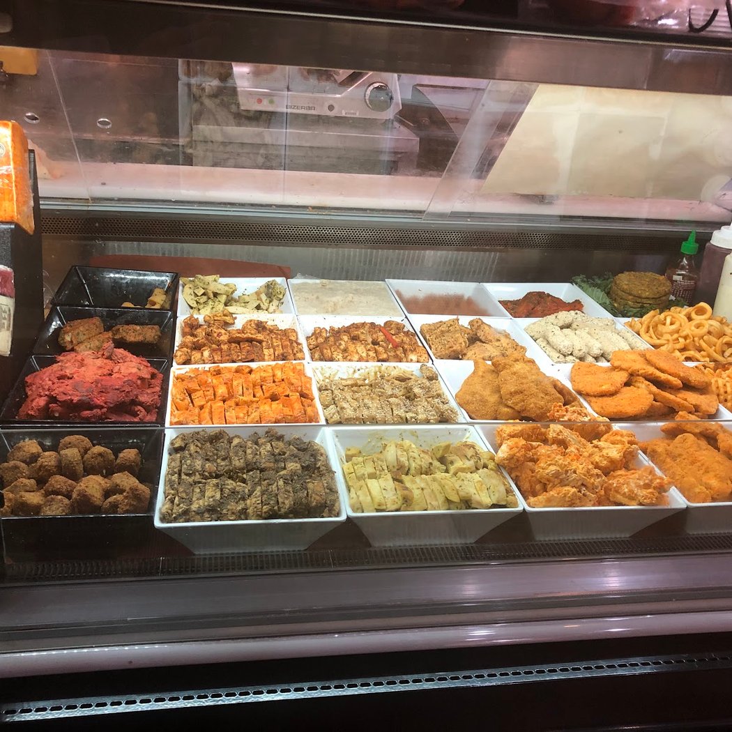Fresh fruit market and deli 3