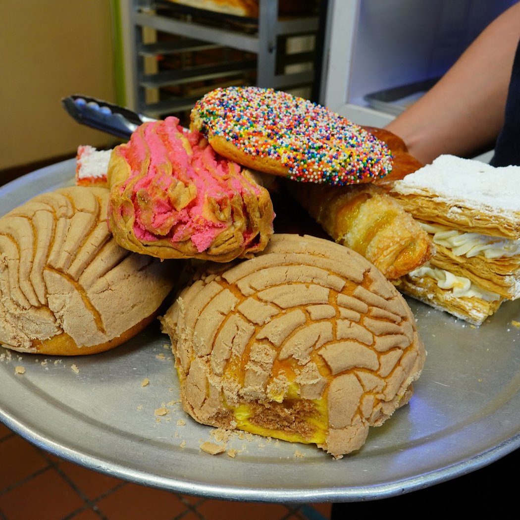 Panaderia La Jaliciense Bakery 1