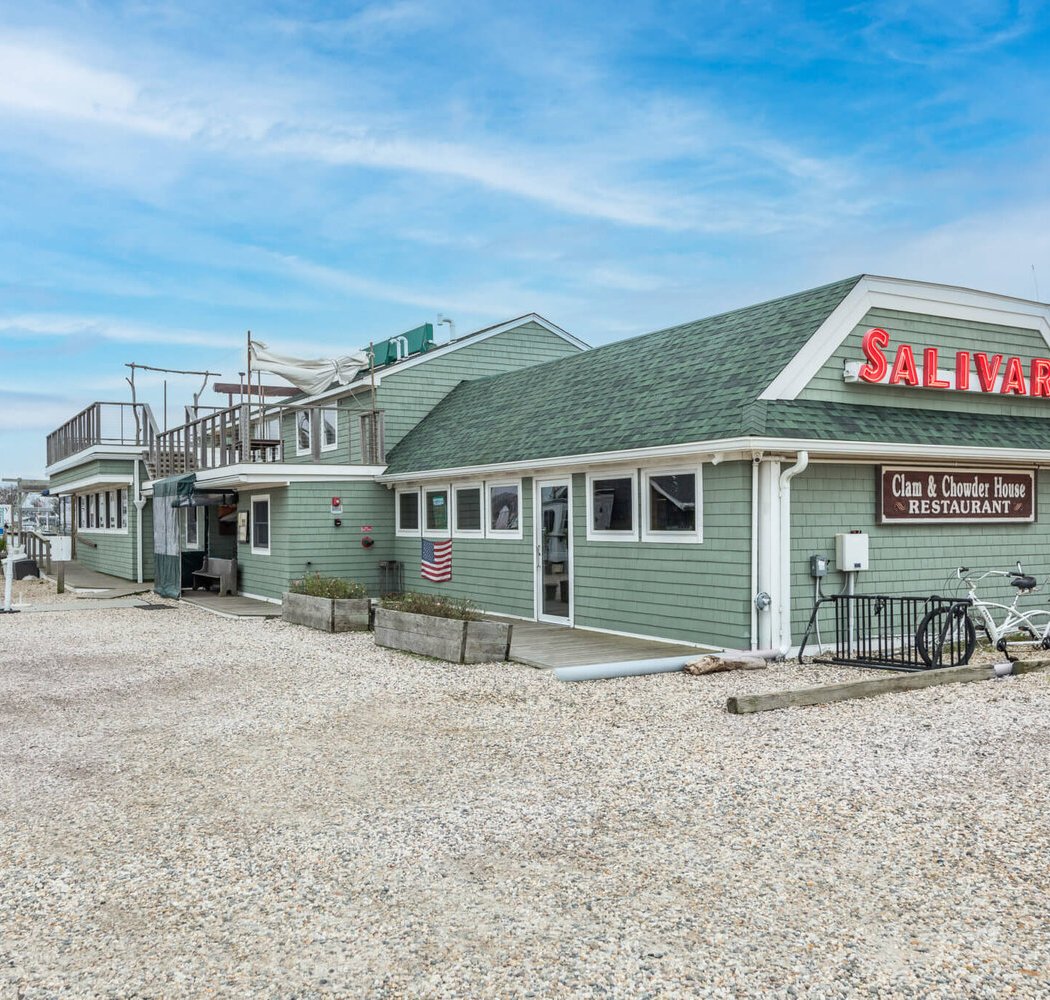 Clam and Chowder House at Salivar's Dock 2