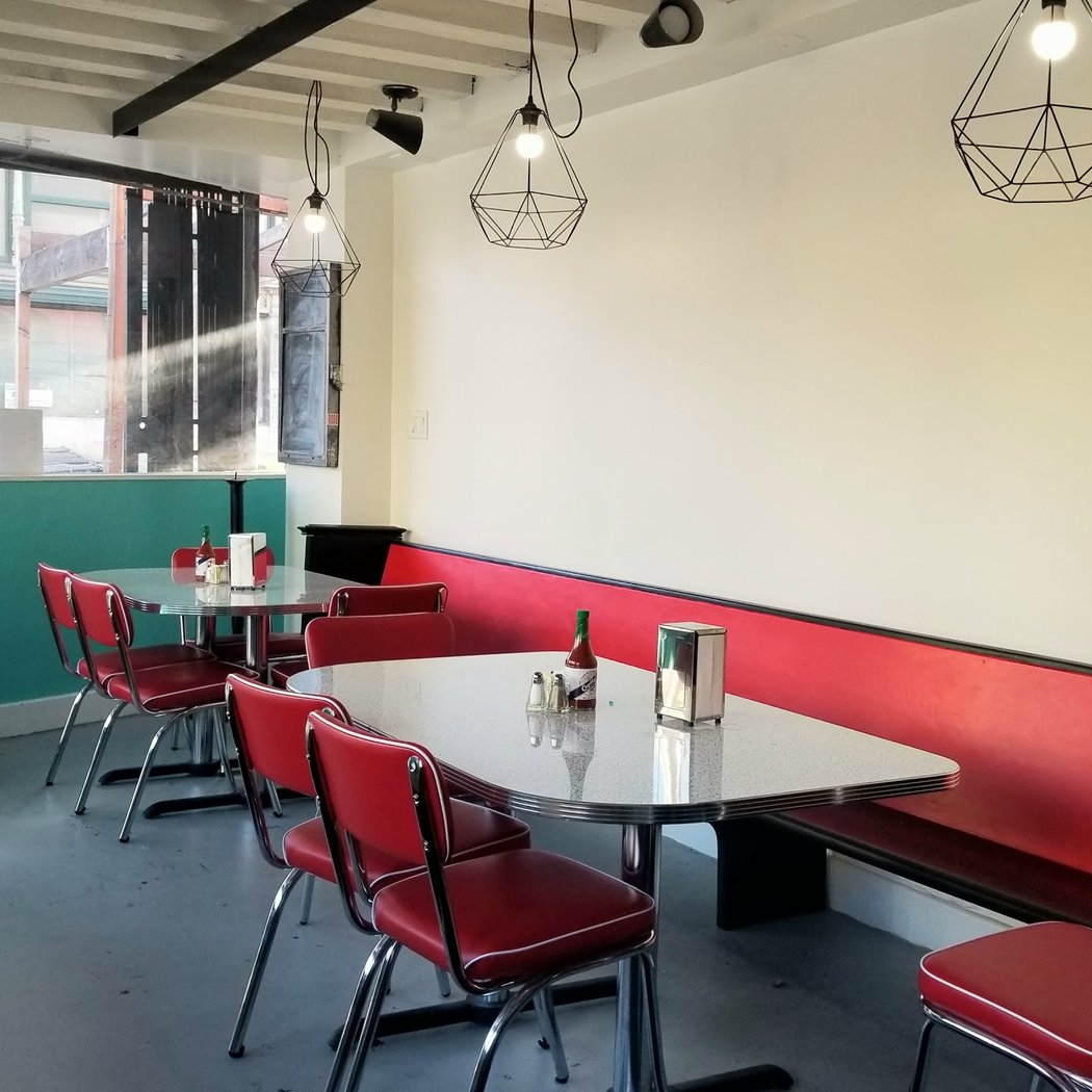 Leo's Diner 2