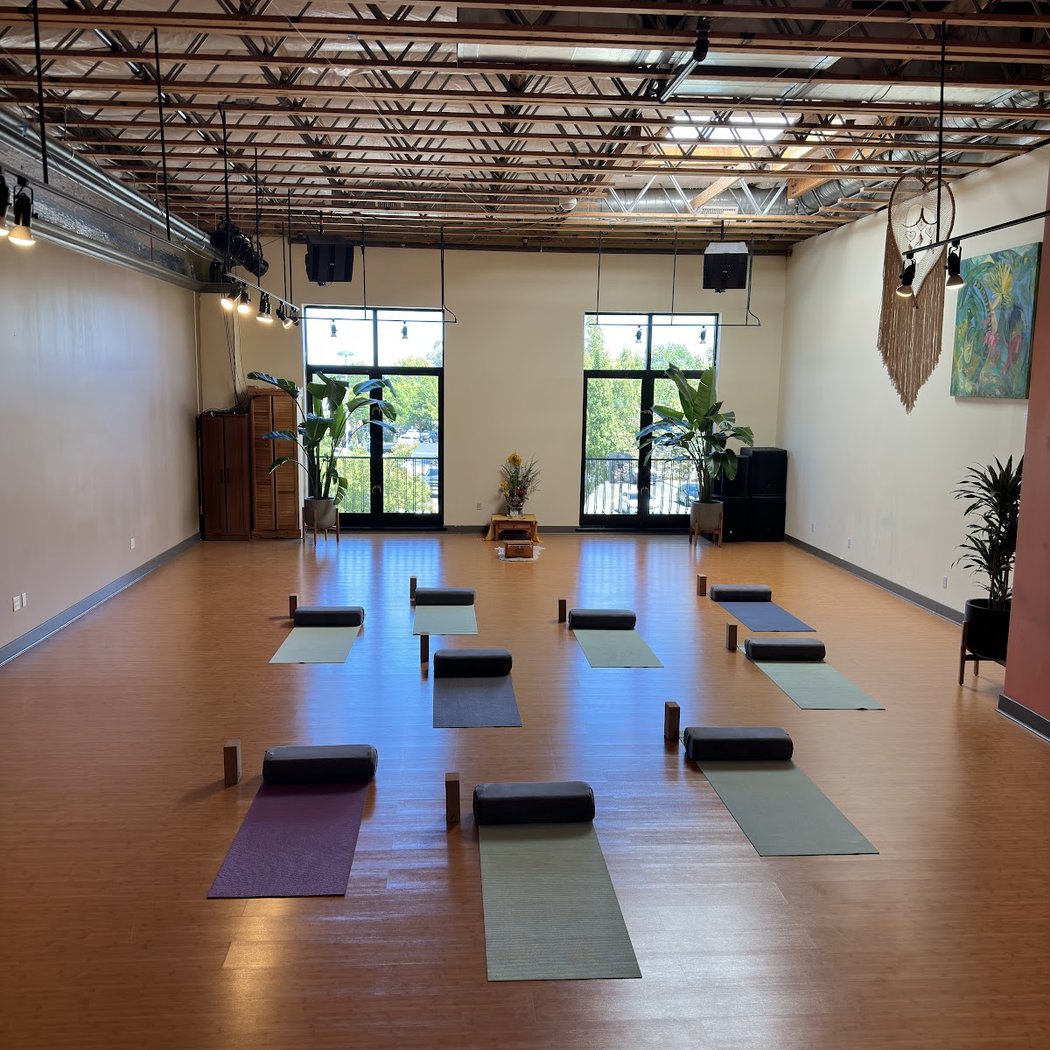 Morning Pranayama – Traditional Yogic Breathwork 2