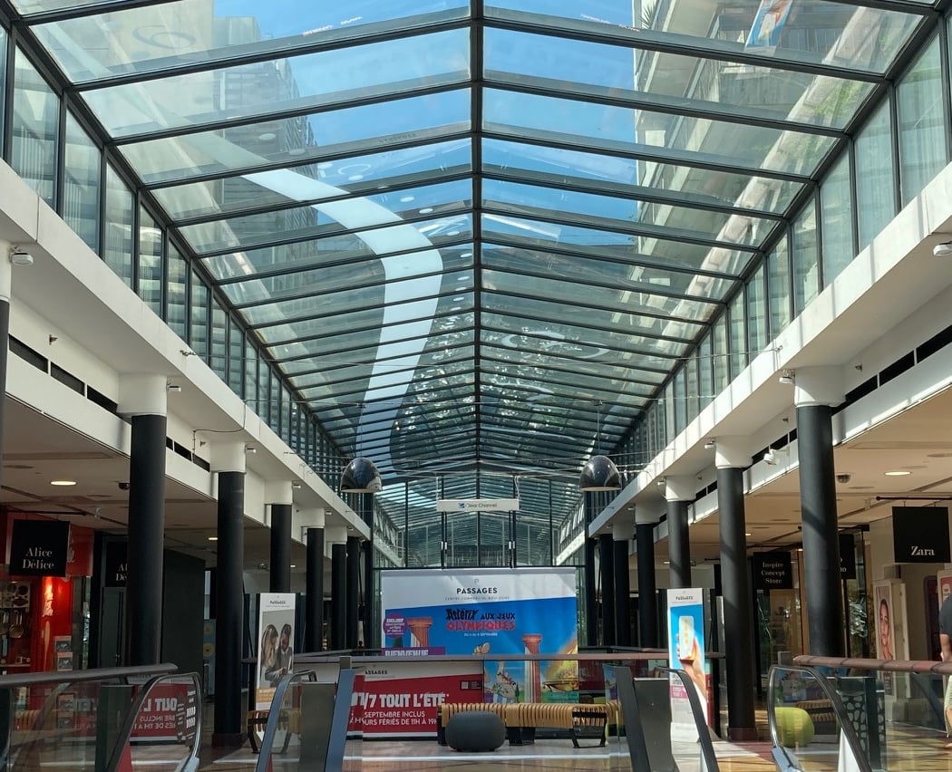 Passages Shopping Center 3