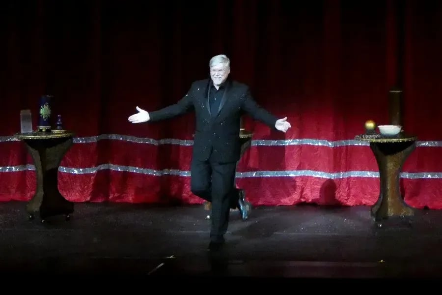 Ron Saylor Magic Show 2