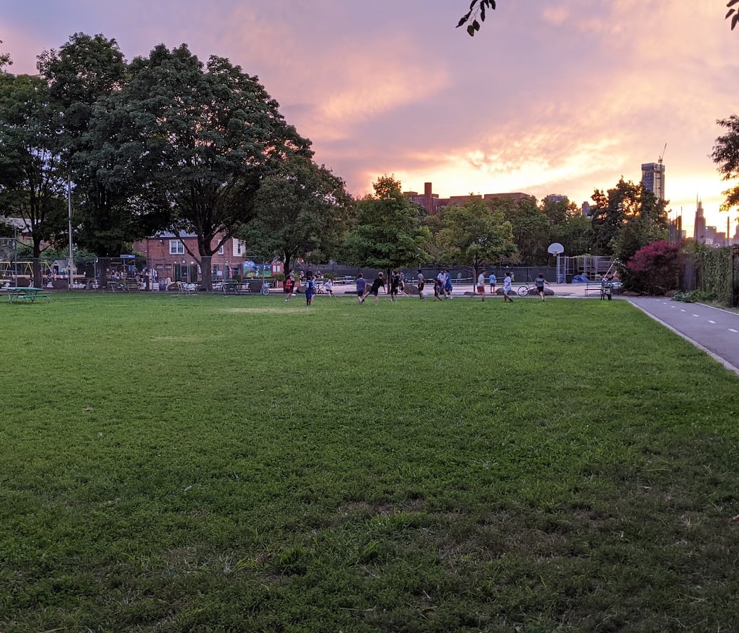 Sunnyside Gardens Park 5