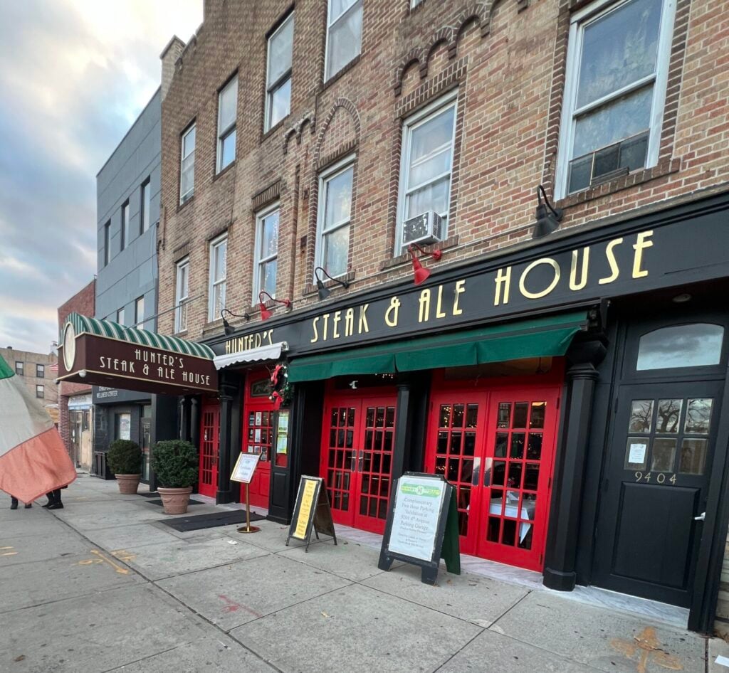Hunter's Steak & Ale House 2