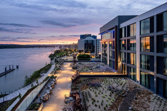 River Twain at AC Lounge 3