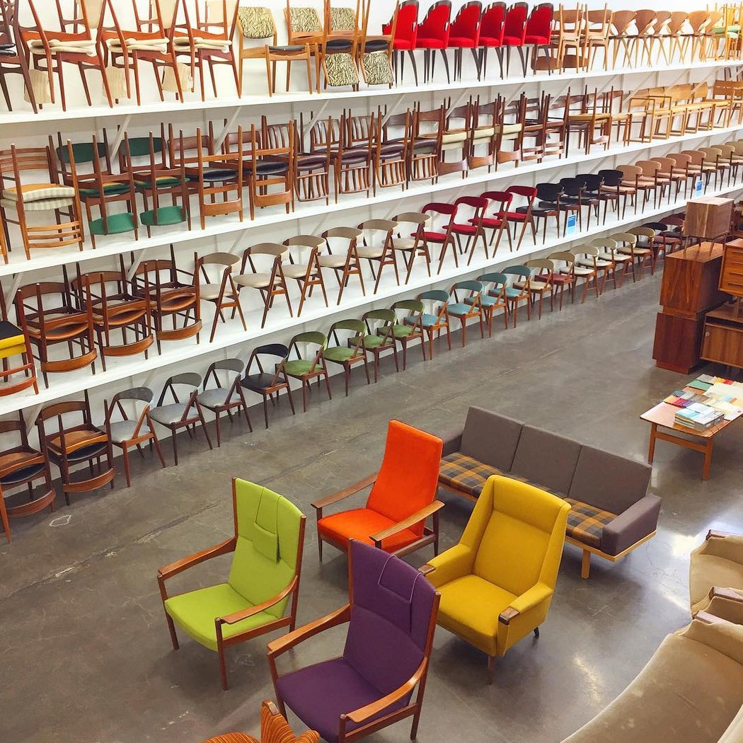 Mid Century Mobler 2