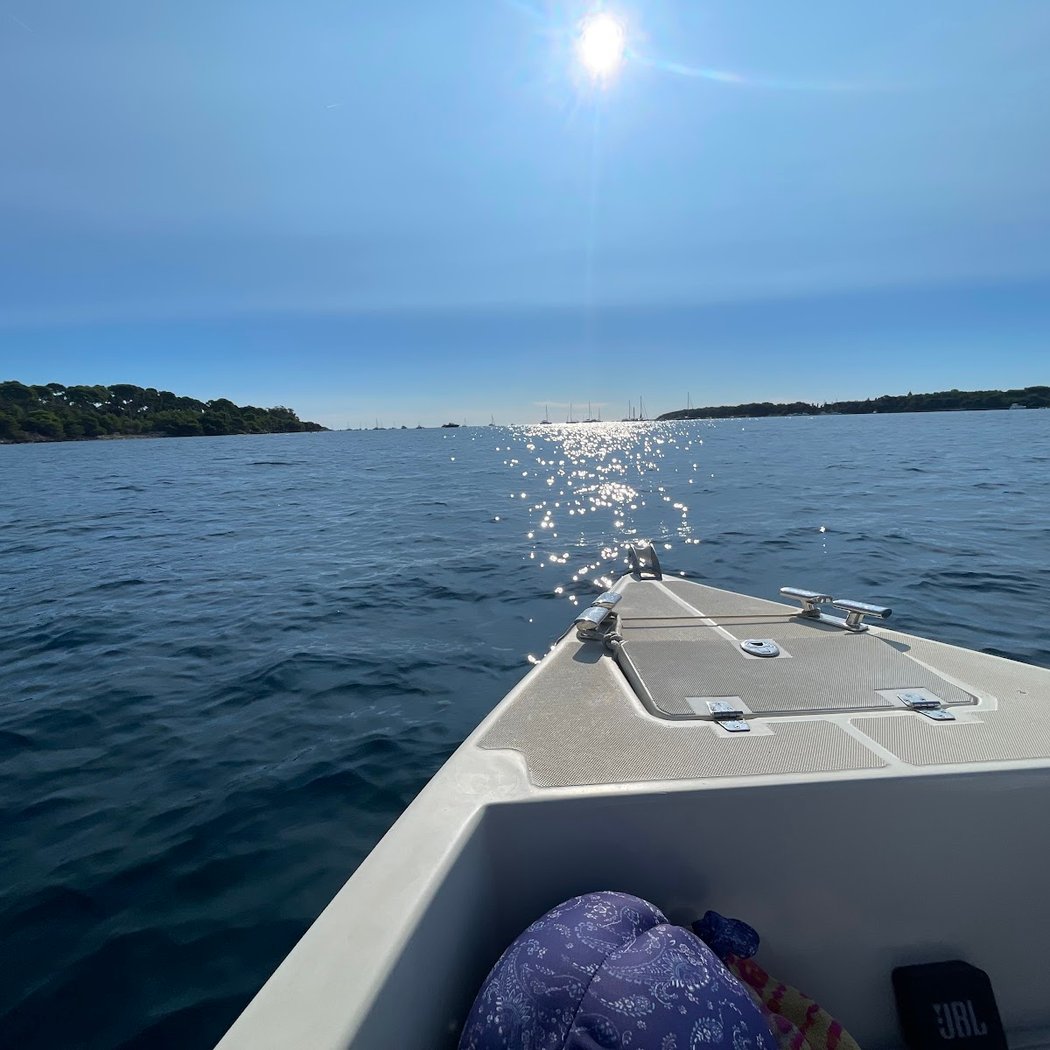 SolarBoat Cannes | Location bateau sans permis | Licence-free boat rental in Cannes 3