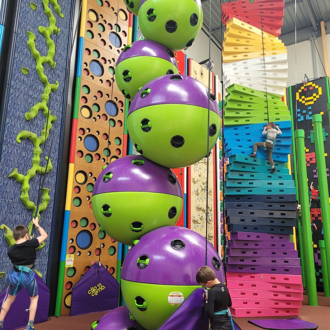 B14 - Sports and Leisure Indoor 1