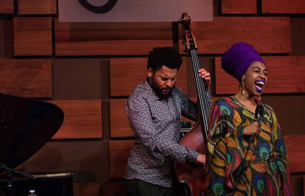 Shedrick Mitchell Trio Live 1