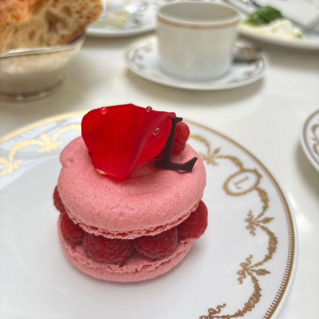 Brunch at Ladurée Champs-Elysées 1