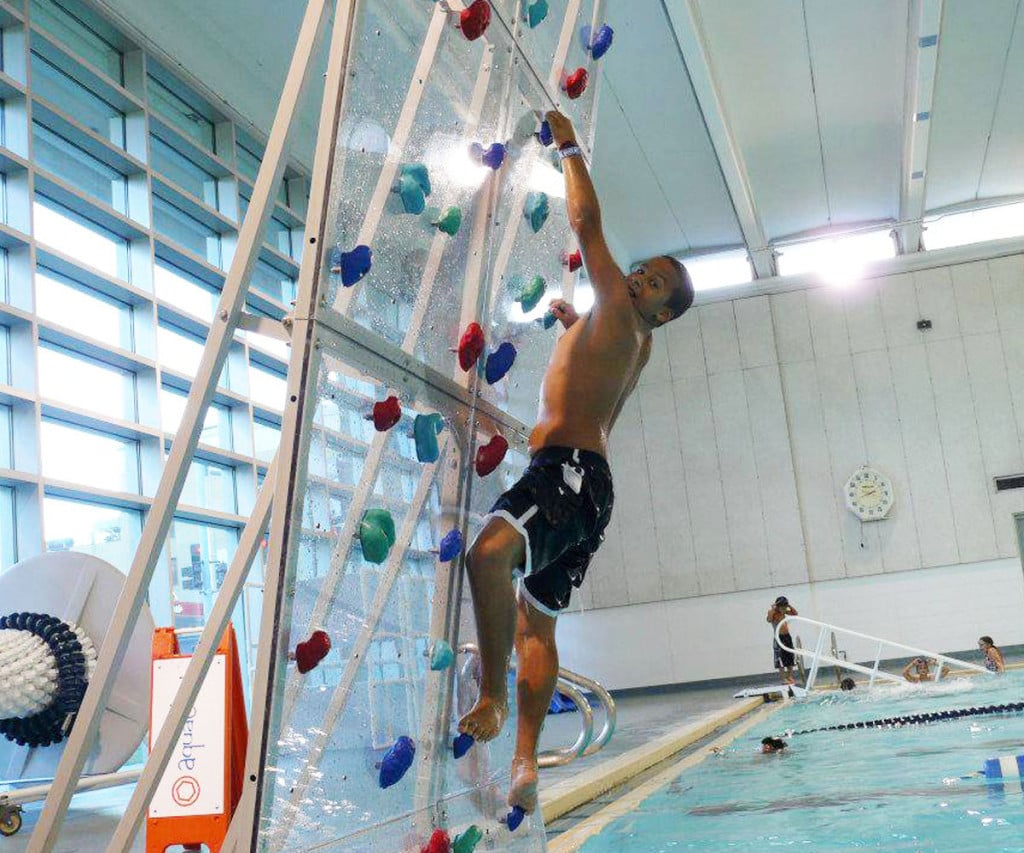 Anoka Aquatic Center zero-depth entry pool and climbing wall 2