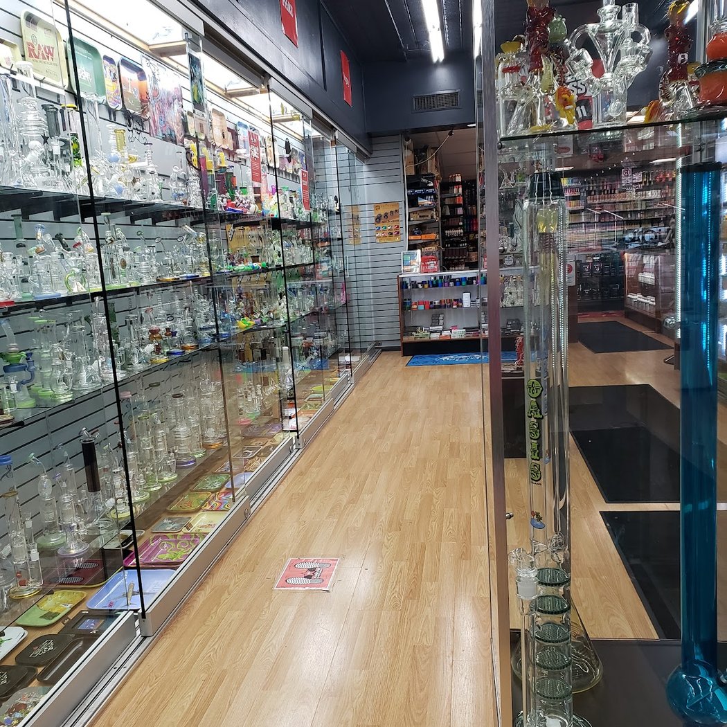 Wild Side Smoke Shop 3