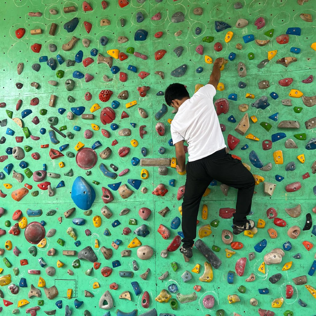 Summit Seekers - A Rock Climbing Experience 1