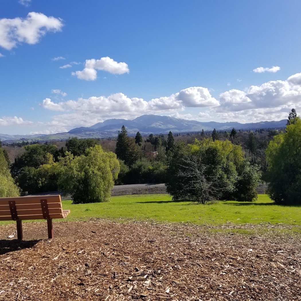 Las Juntas Open Space 1