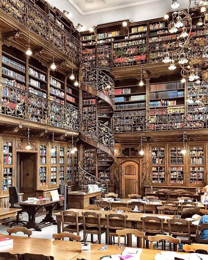 Juristische Bibliothek 1