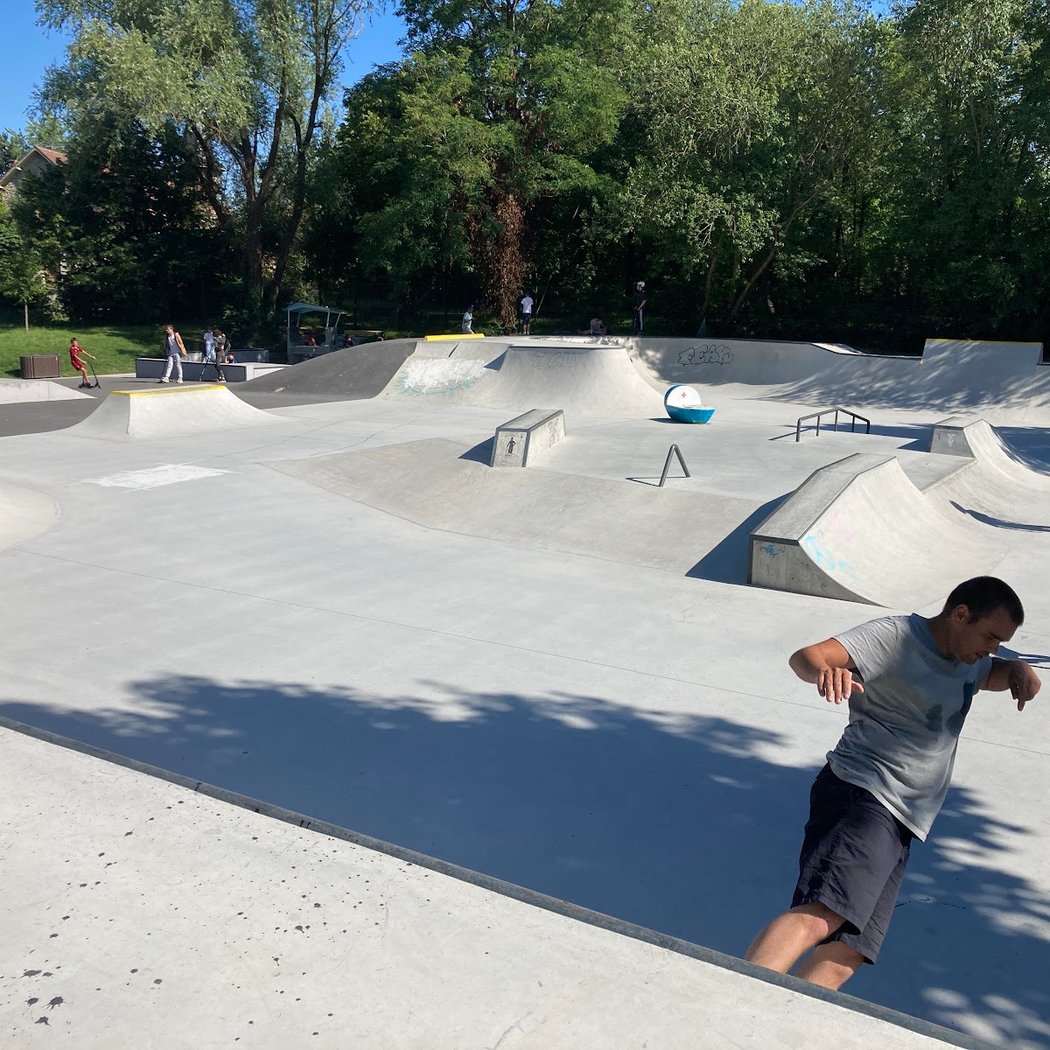 Initiation par le service jeunesse au skate 2