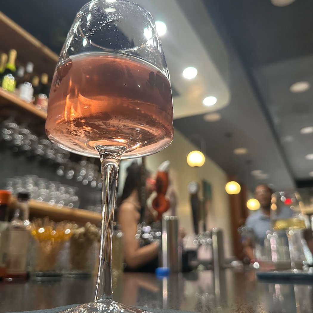 Z'z Wine and Beer Bar 1