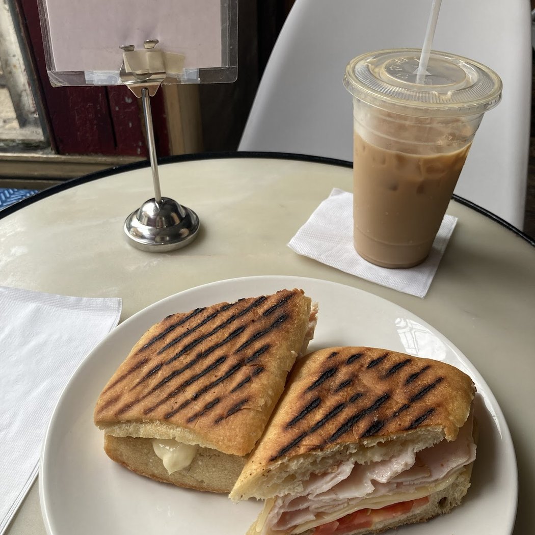 Cafe Panino Mucho Giusto 1