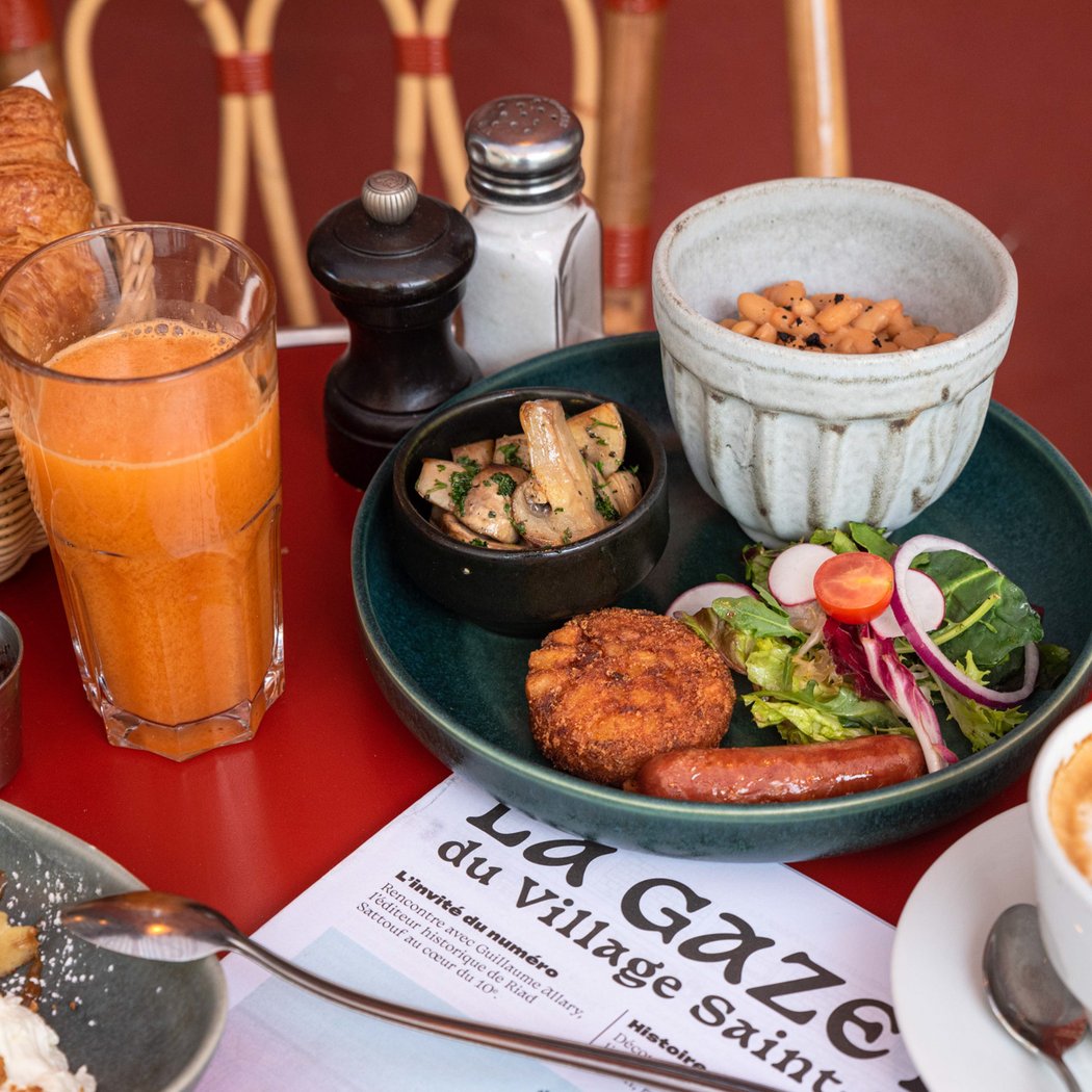 Café Petite 1