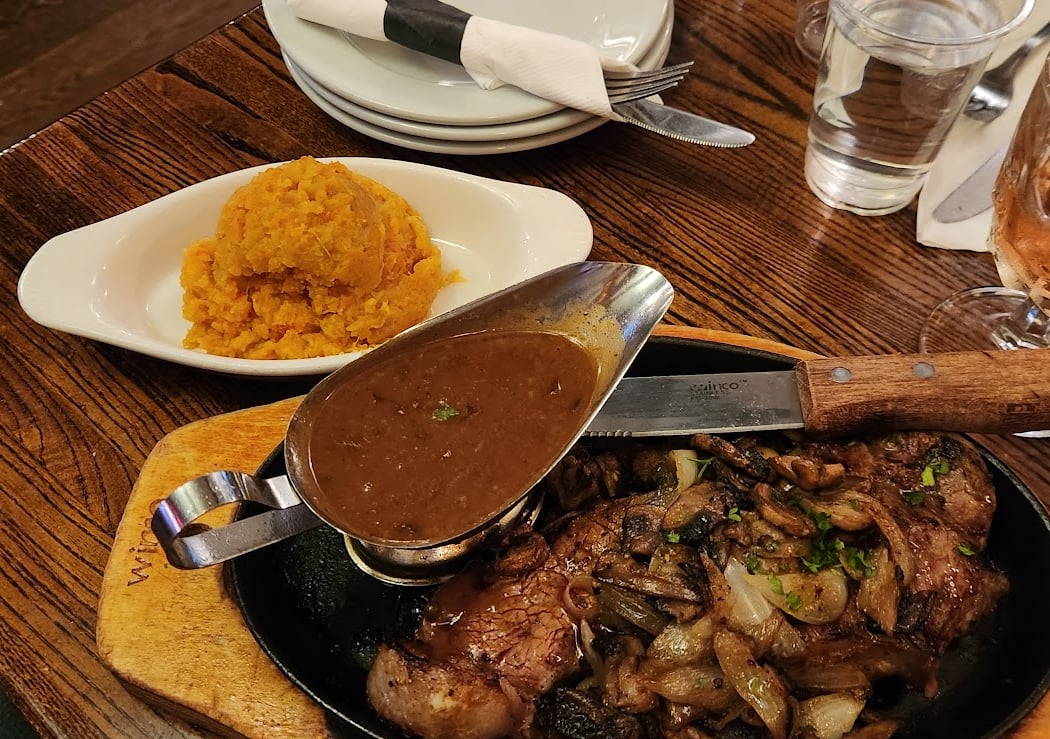 Heritage Bar & Restaurant 3