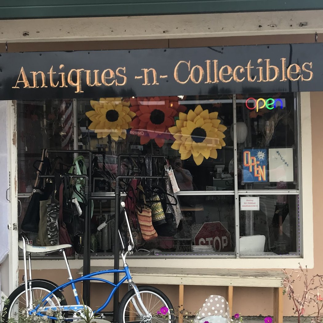P-Town Antiques -n- Collectibles 2