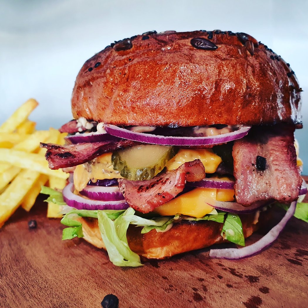 RO FESTIN - food truck - Burgers, Shaorma, Mici, Frites maison 2