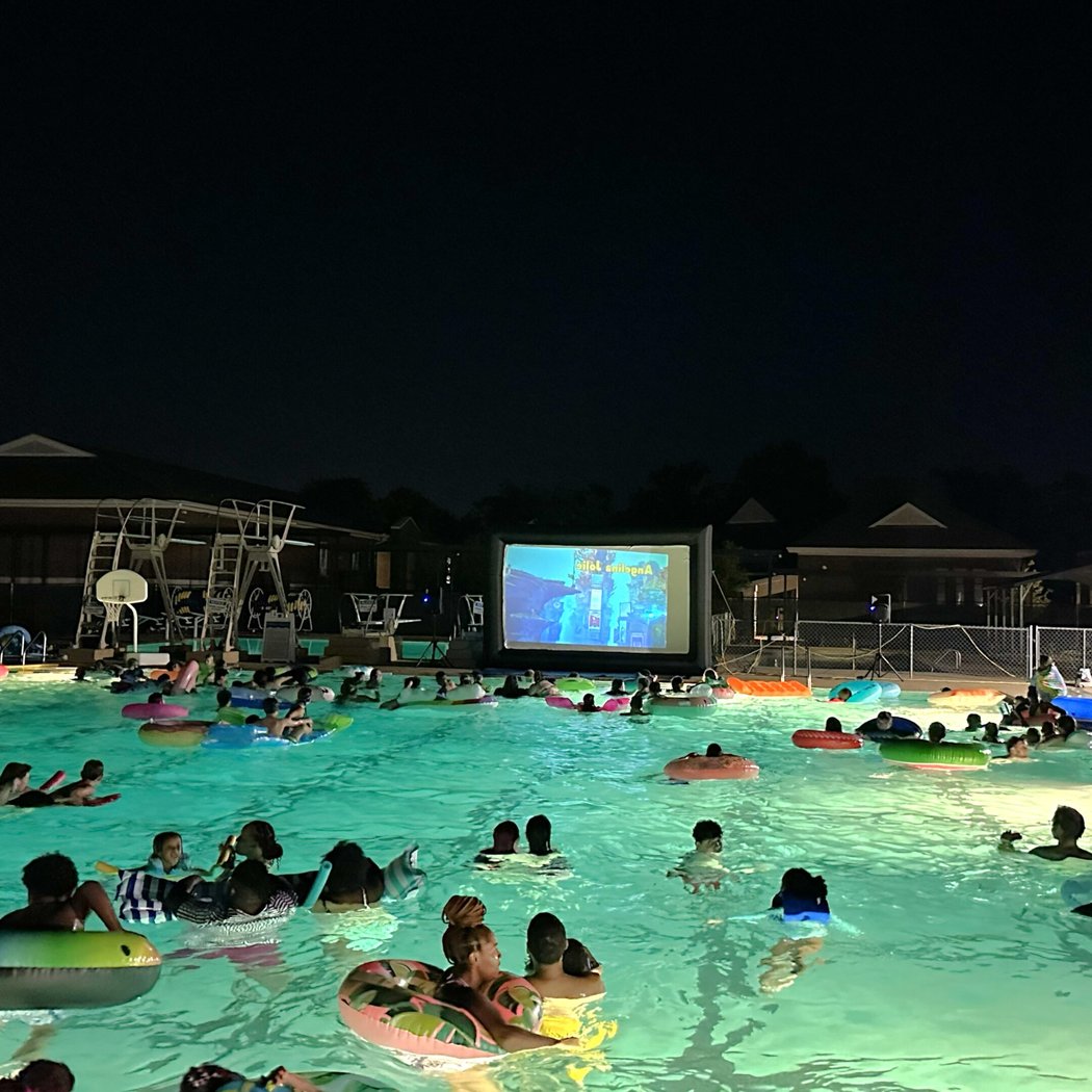 Float-In Movie Night: Rio 2