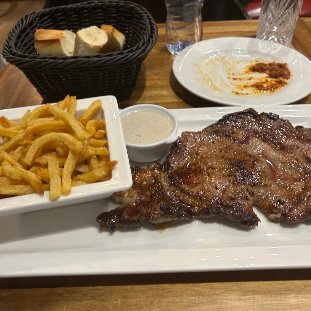 L'Aile ou la Cuisse 1