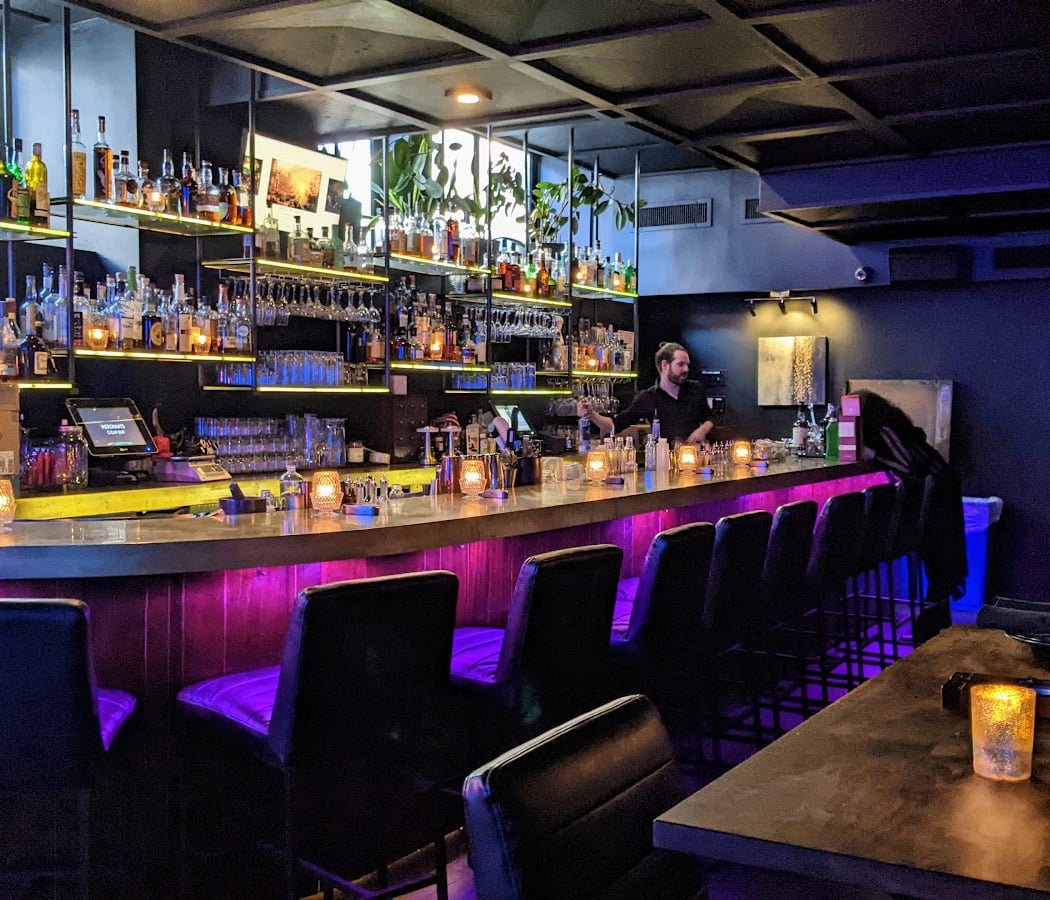 Merchants Cigar Bar 3