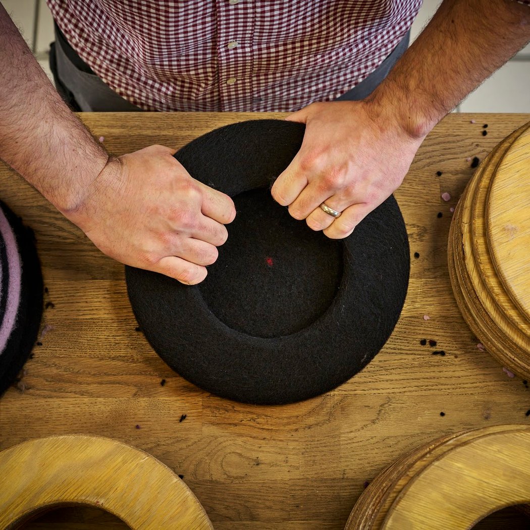 Le Béret Français - Manufacture Bayonnaise de Bérets Basques - Le Bonnet Français 1