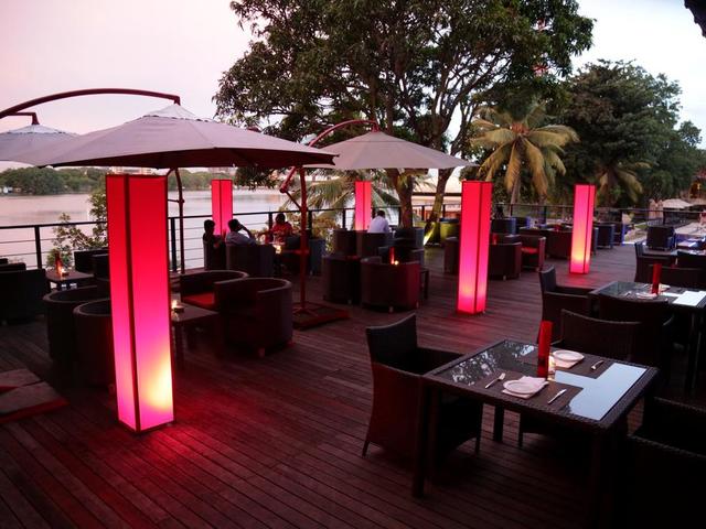 Live Music & Island Vibe at ColomBar 2