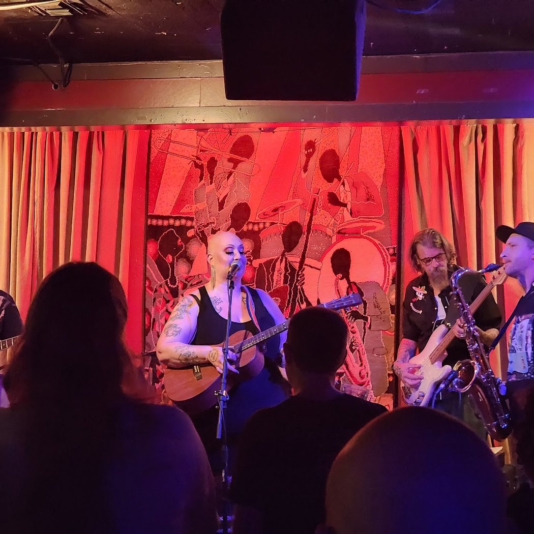 Jinx Jones & the KingTones 1