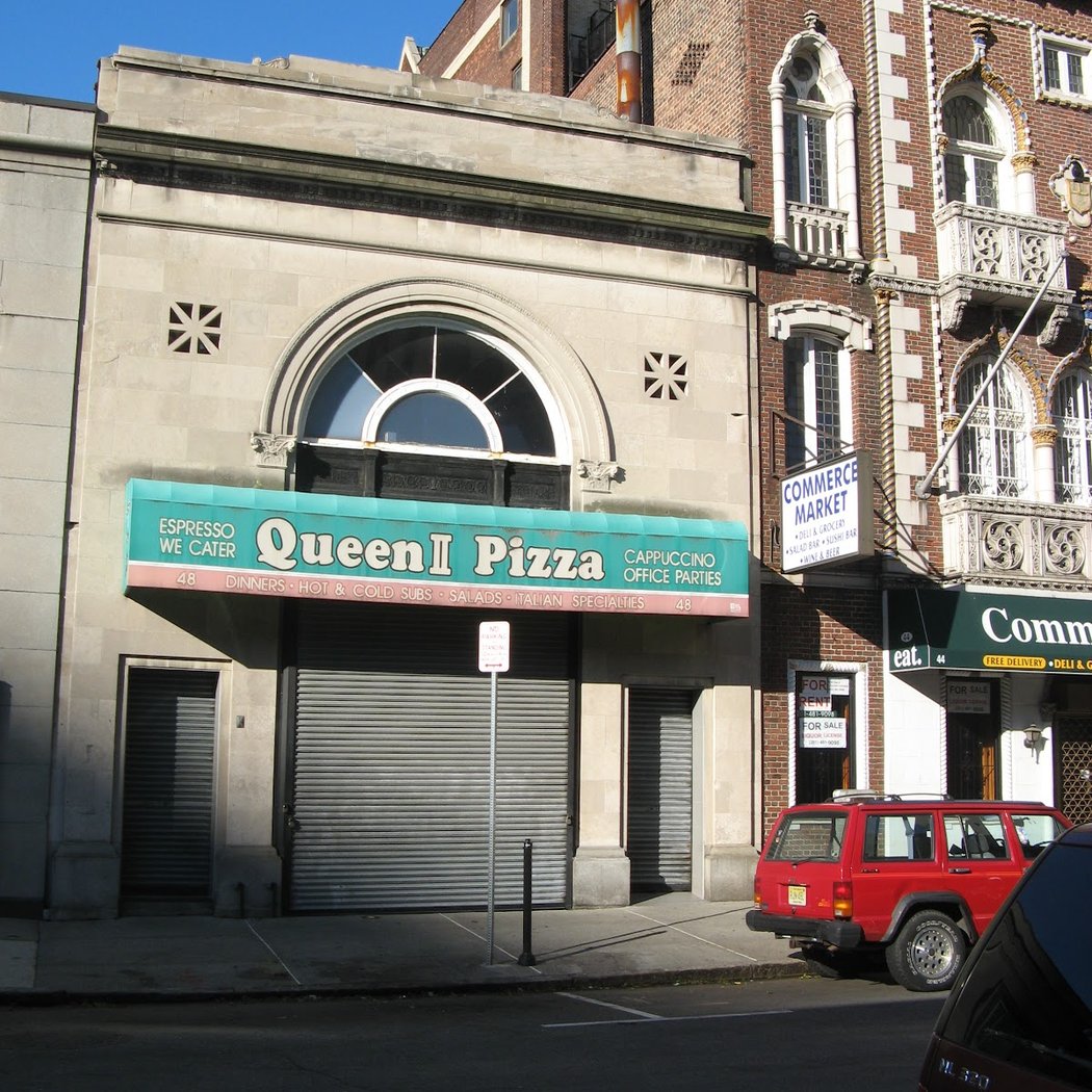 Queen Pizza II 2